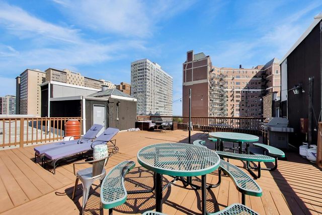 647 W SHERIDAN Road 7A, Chicago, IL 60613