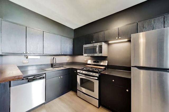 647 W SHERIDAN Road 7A, Chicago, IL 60613