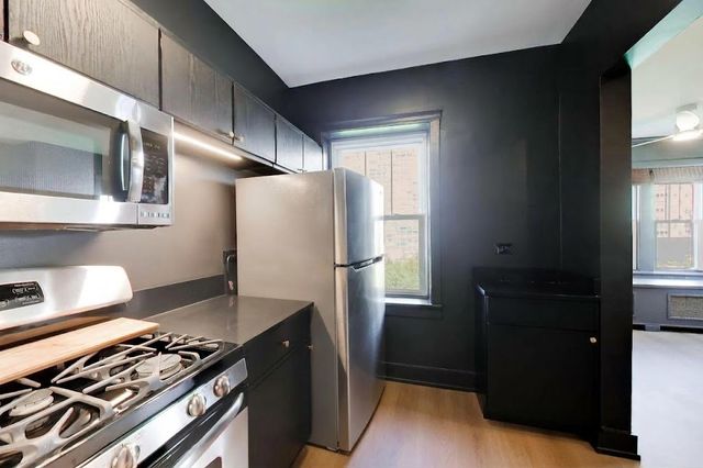 647 W SHERIDAN Road 7A, Chicago, IL 60613