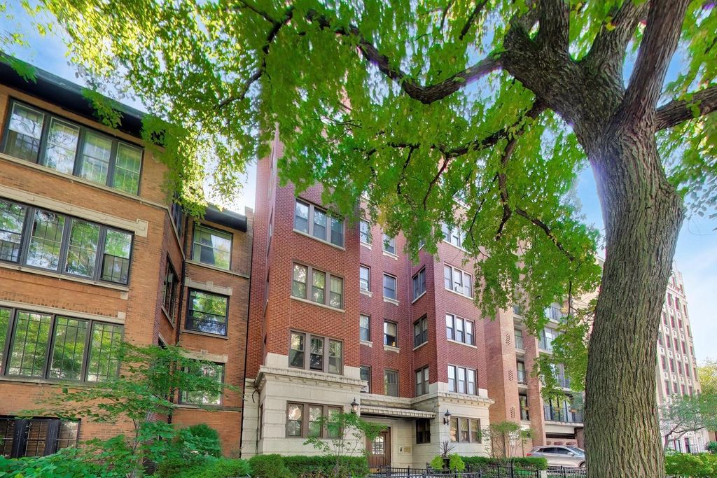 647 W SHERIDAN Road 7A, Chicago, IL 60613