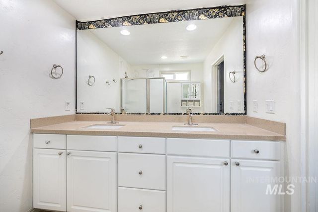 2120 Idaho Avenue, Caldwell, ID 83605