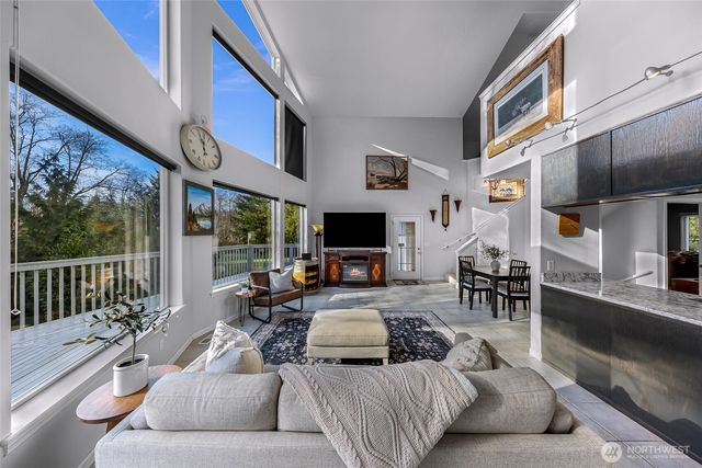 8894 Giles Rd., Blaine, WA 98230