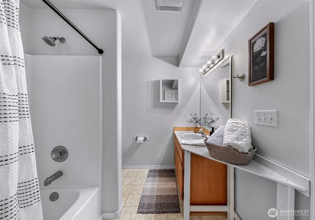 8894 Giles Rd., Blaine, WA 98230