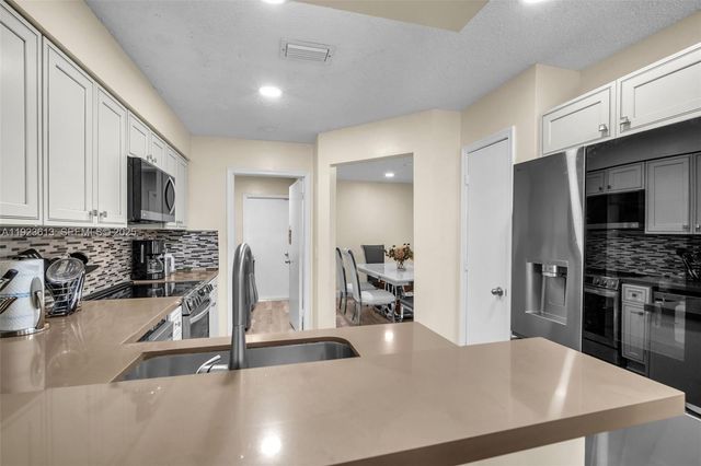 11664 NW 19th Dr 11664, Coral Springs, FL 33071