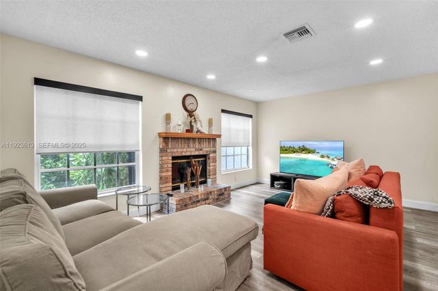 11664 NW 19th Dr 11664, Coral Springs, FL 33071