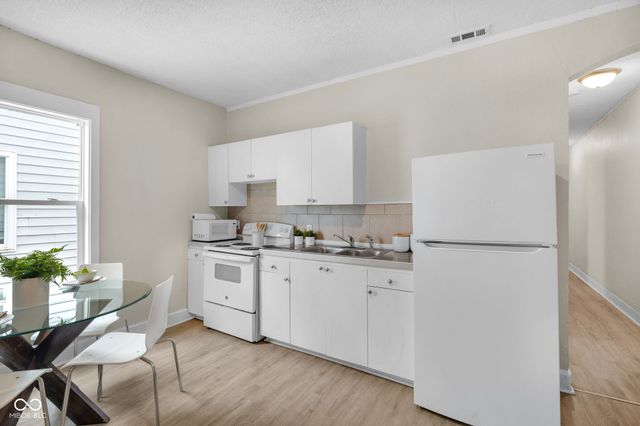 3535 N College Avenue, Indianapolis, IN 46205