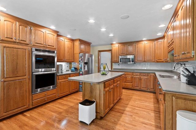 2110 SHADY LANE, Green Bay, WI 54313