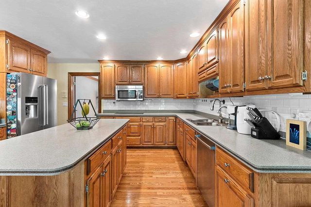 2110 SHADY LANE, Green Bay, WI 54313