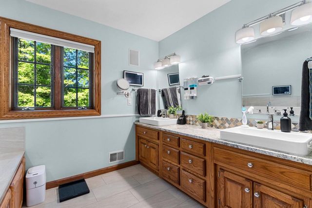 2110 SHADY LANE, Green Bay, WI 54313