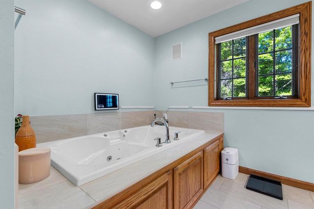 2110 SHADY LANE, Green Bay, WI 54313
