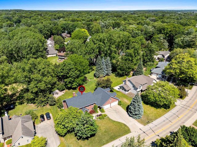 2110 SHADY LANE, Green Bay, WI 54313