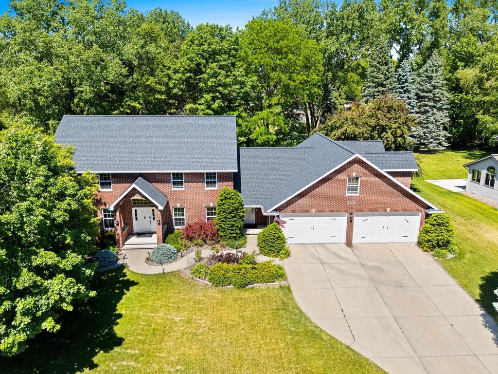 2110 SHADY LANE, Green Bay, WI 54313