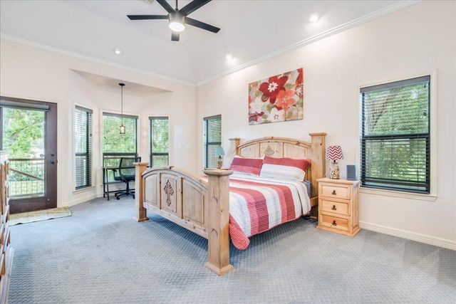 302 Guadalupe River DR, Seguin, TX 78155