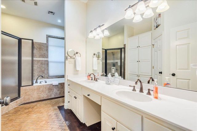 302 Guadalupe River DR, Seguin, TX 78155