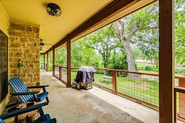 302 Guadalupe River DR, Seguin, TX 78155