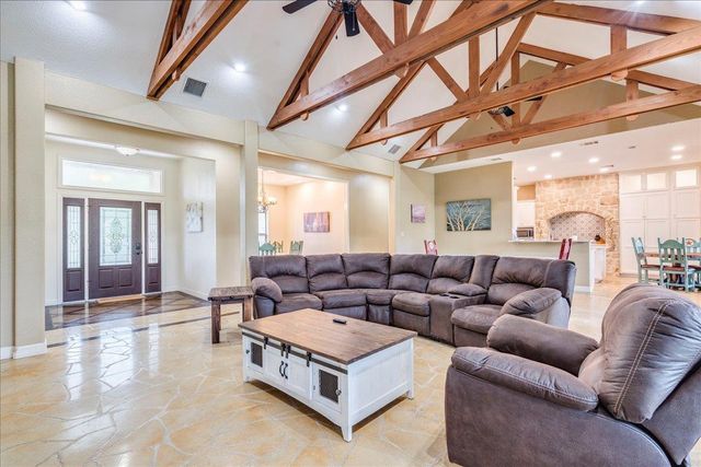 302 Guadalupe River DR, Seguin, TX 78155