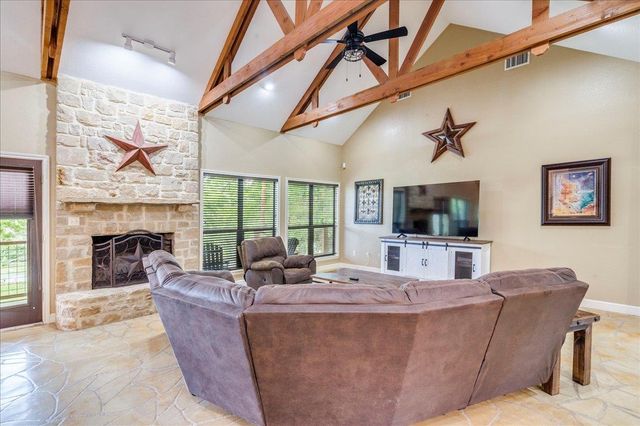 302 Guadalupe River DR, Seguin, TX 78155