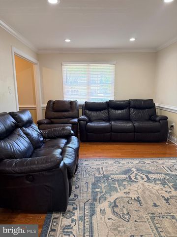 8580 KING CARTER ST, Manassas, VA 20110