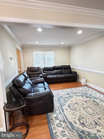 8580 KING CARTER ST, Manassas, VA 20110