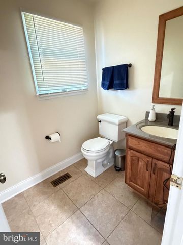 8580 KING CARTER ST, Manassas, VA 20110
