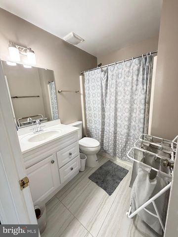 8580 KING CARTER ST, Manassas, VA 20110