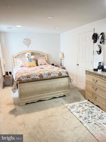 8580 KING CARTER ST, Manassas, VA 20110