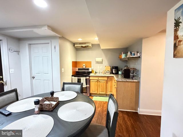 8580 KING CARTER ST, Manassas, VA 20110