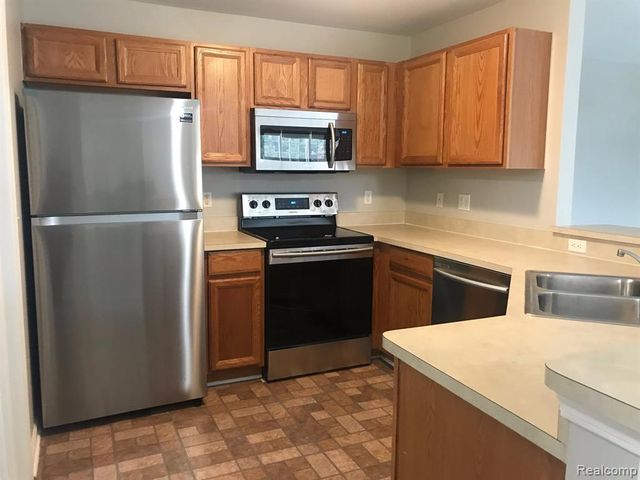 43915 Elm Drive, Sterling Heights, MI 48313