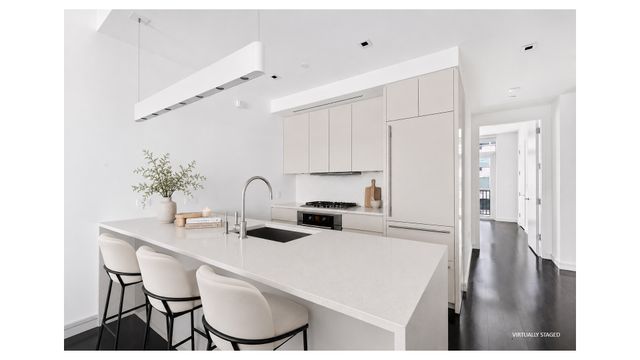 300 E 23rd St Apt 8A, New York City, NY 10010