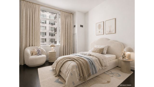 300 E 23rd St Apt 8A, New York City, NY 10010