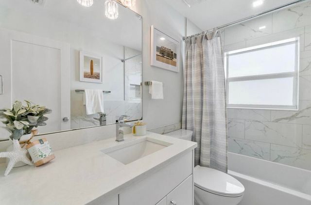 2846 NE 35th Court, Lighthouse Point, FL 33064