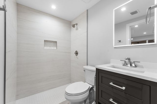 2846 NE 35th Court, Lighthouse Point, FL 33064