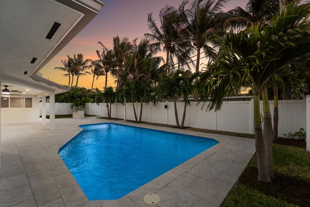 2846 NE 35th Court, Lighthouse Point, FL 33064