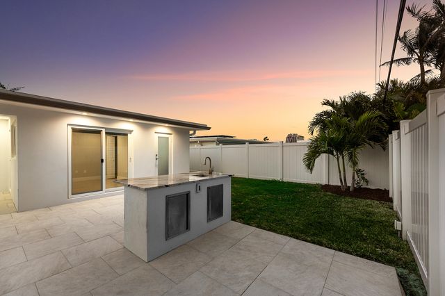 2846 NE 35th Court, Lighthouse Point, FL 33064