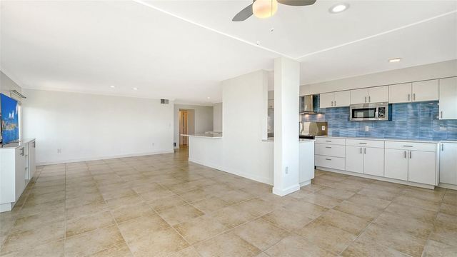 174 GOLDEN GATE POINT 43, Sarasota, FL 34236