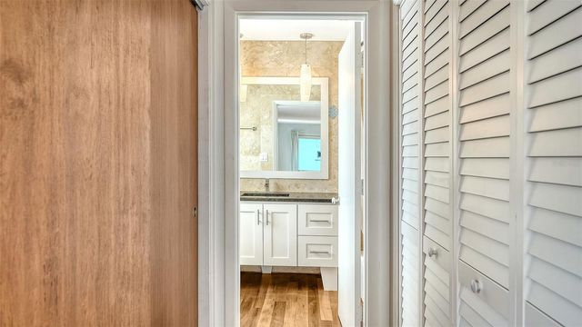 174 GOLDEN GATE POINT 43, Sarasota, FL 34236