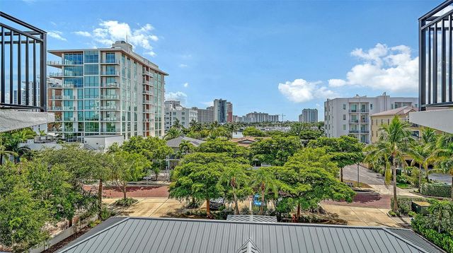 174 GOLDEN GATE POINT 43, Sarasota, FL 34236