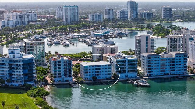 174 GOLDEN GATE POINT 43, Sarasota, FL 34236