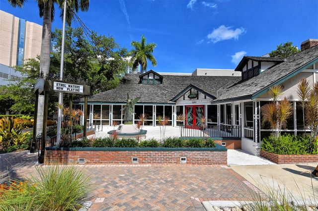 174 GOLDEN GATE POINT 43, Sarasota, FL 34236