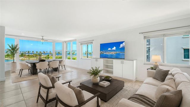 174 GOLDEN GATE POINT 43, Sarasota, FL 34236