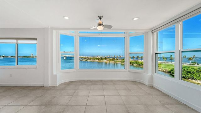 174 GOLDEN GATE POINT 43, Sarasota, FL 34236