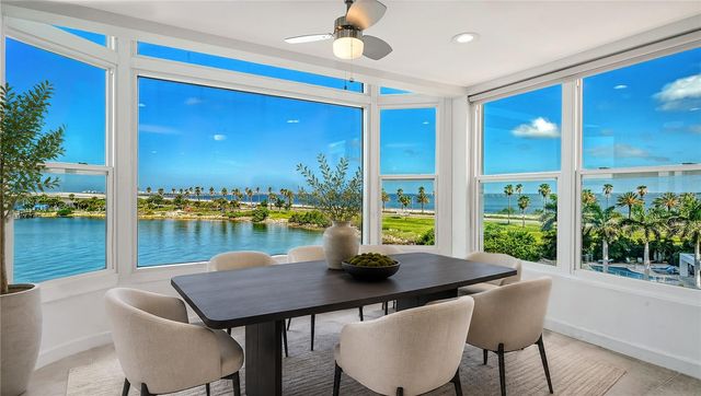 174 GOLDEN GATE POINT 43, Sarasota, FL 34236