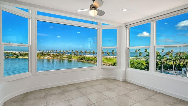 174 GOLDEN GATE POINT 43, Sarasota, FL 34236