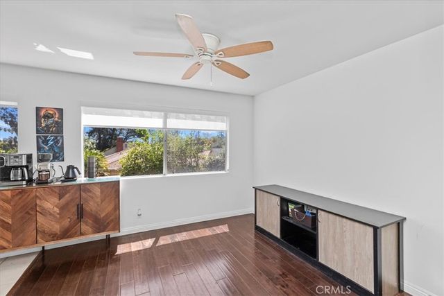 19932 Sherman Way B, Winnetka, CA 91306