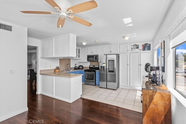 19932 Sherman Way B, Winnetka, CA 91306