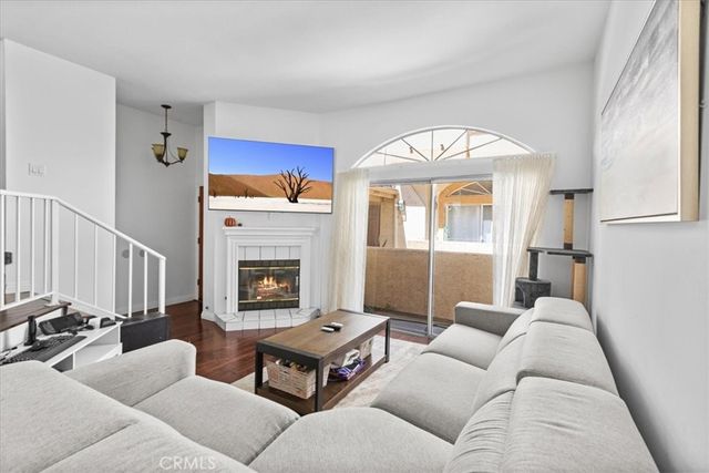 19932 Sherman Way B, Winnetka, CA 91306