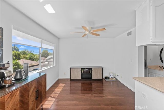 19932 Sherman Way B, Winnetka, CA 91306
