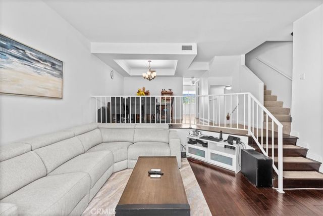 19932 Sherman Way B, Winnetka, CA 91306