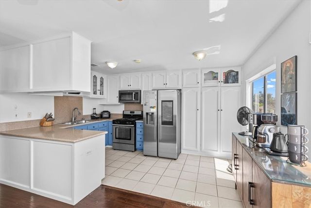 19932 Sherman Way B, Winnetka, CA 91306