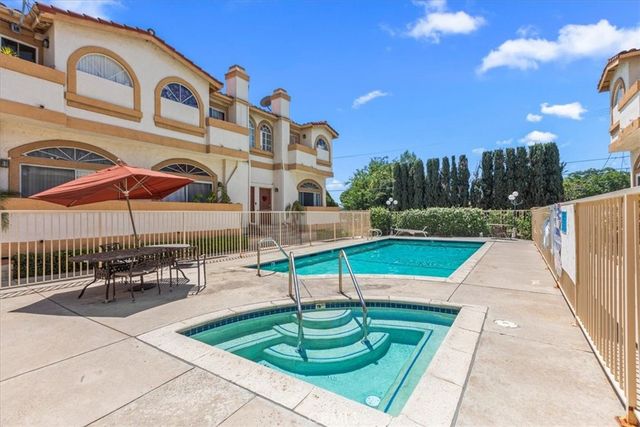 19932 Sherman Way B, Winnetka, CA 91306